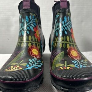 Bogs Floral Rain Boots Women’s US 12 Euro 43. Garden rain mud boots. Waterproof